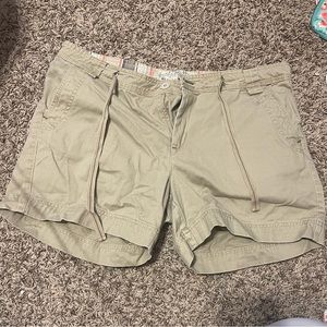 Natural Reflections khaki shorts size 12